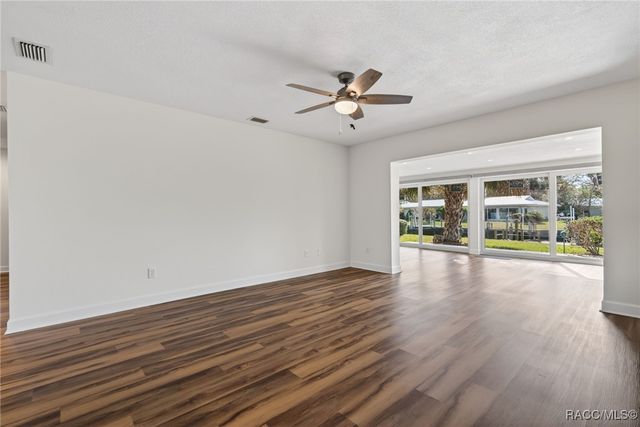 11243 W Bayshore Drive, Crystal River, FL 34429