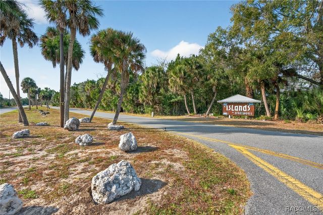 11243 W Bayshore Drive, Crystal River, FL 34429