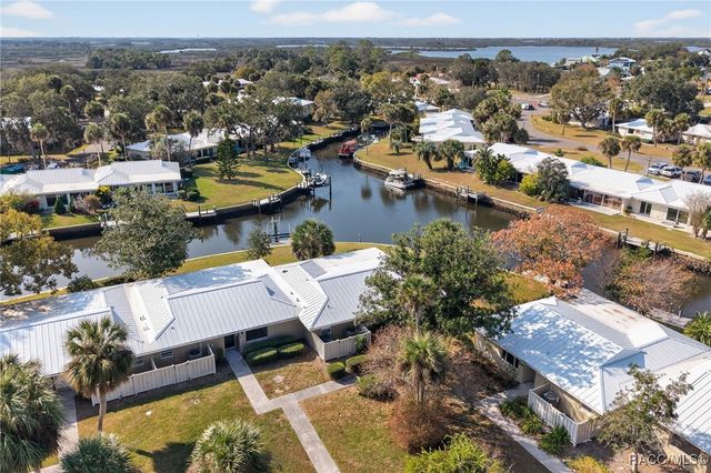 11243 W Bayshore Drive, Crystal River, FL 34429