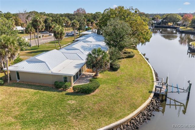 11243 W Bayshore Drive, Crystal River, FL 34429