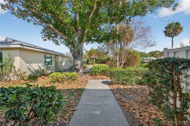 11243 W Bayshore Drive, Crystal River, FL 34429