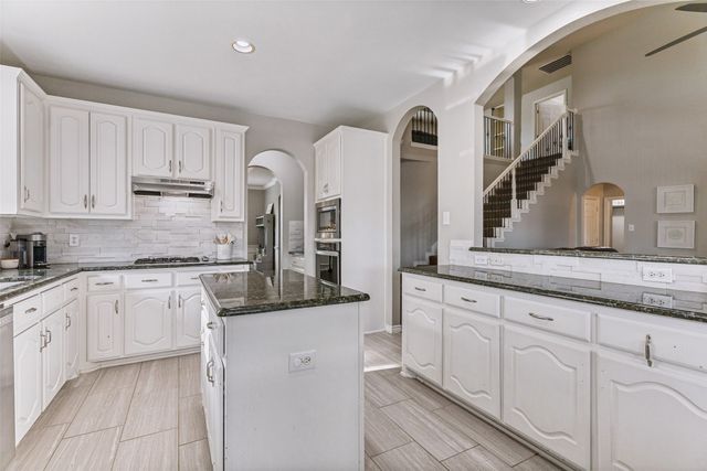 3713 Applesprings Drive, Fort Worth, TX 76244