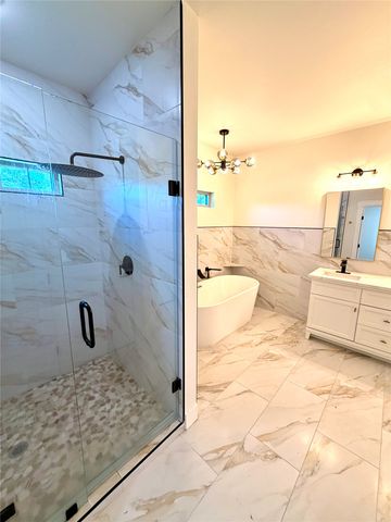 1720 Lloyd Avenue, Fort Worth, TX 76105