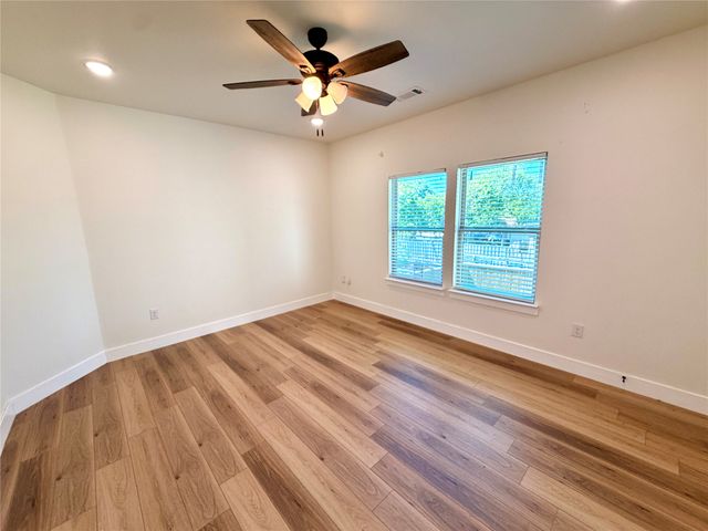 1720 Lloyd Avenue, Fort Worth, TX 76105