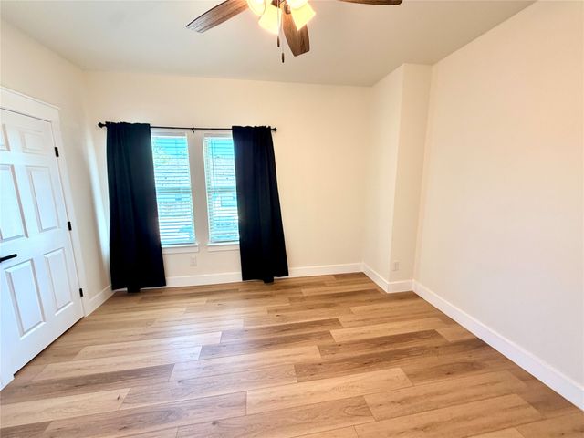 1720 Lloyd Avenue, Fort Worth, TX 76105