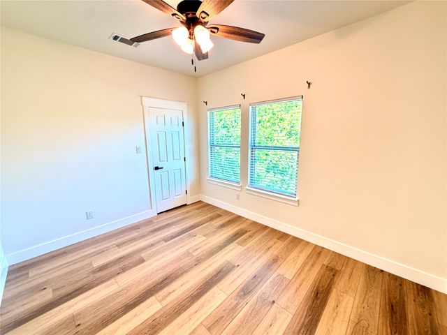 1720 Lloyd Avenue, Fort Worth, TX 76105