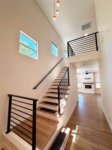 1720 Lloyd Avenue, Fort Worth, TX 76105