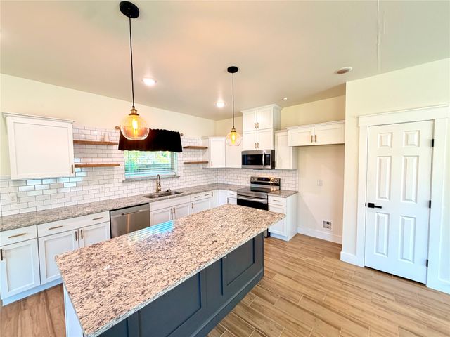 1720 Lloyd Avenue, Fort Worth, TX 76105