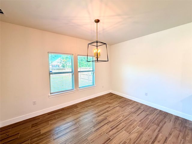 1720 Lloyd Avenue, Fort Worth, TX 76105