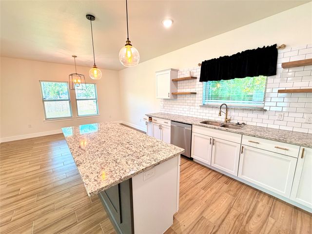 1720 Lloyd Avenue, Fort Worth, TX 76105