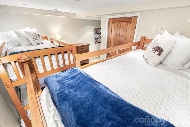 419 Summit Trail, Banner Elk, NC 28604