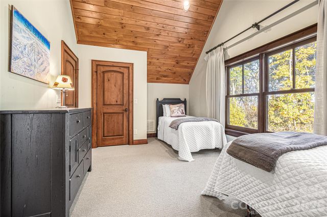 419 Summit Trail, Banner Elk, NC 28604