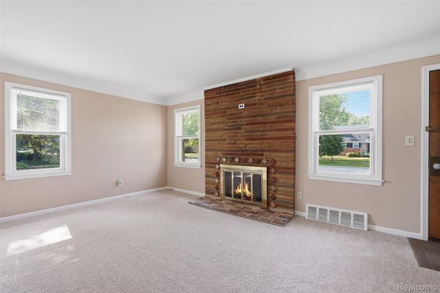 32600 W Chicago Street, Livonia, MI 48150