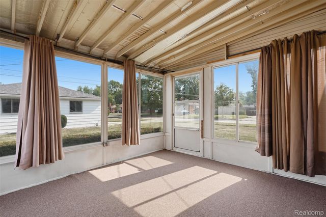 32600 W Chicago Street, Livonia, MI 48150