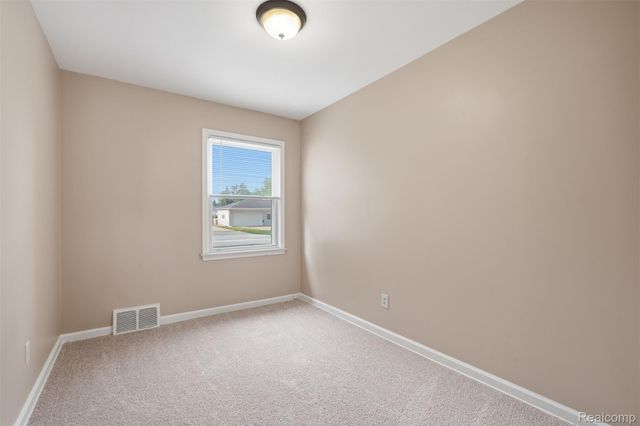 32600 W Chicago Street, Livonia, MI 48150