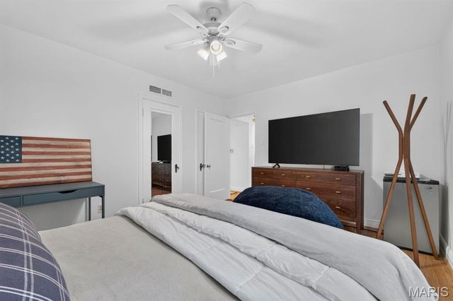 7559 Byron Place 1E, Clayton, MO 63105