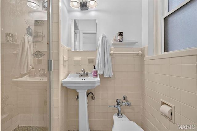 7559 Byron Place 1E, Clayton, MO 63105