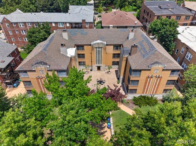 7559 Byron Place 1E, Clayton, MO 63105