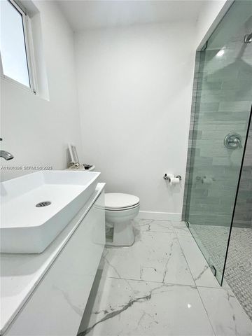 18500 NE 1st Ct 2, Miami, FL 33179