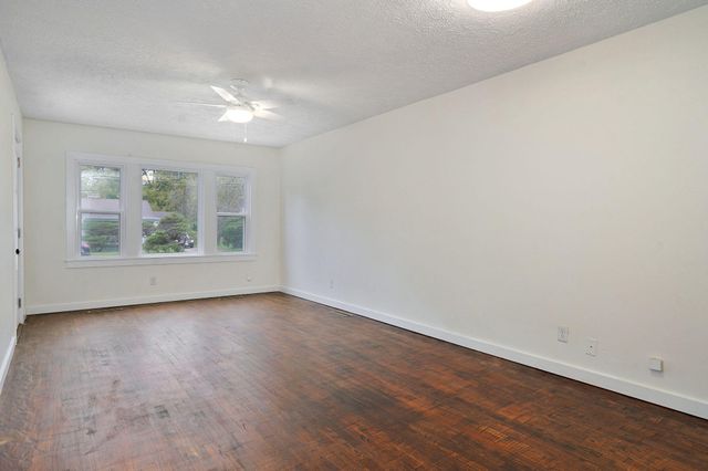 1424 S Rogers Avenue, Springfield, MO 65804