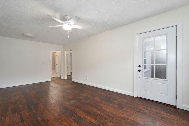 1424 S Rogers Avenue, Springfield, MO 65804