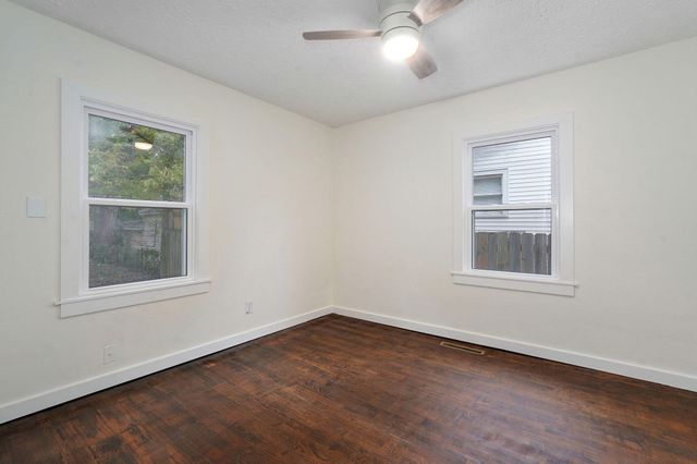 1424 S Rogers Avenue, Springfield, MO 65804