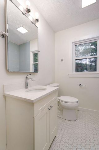 1424 S Rogers Avenue, Springfield, MO 65804