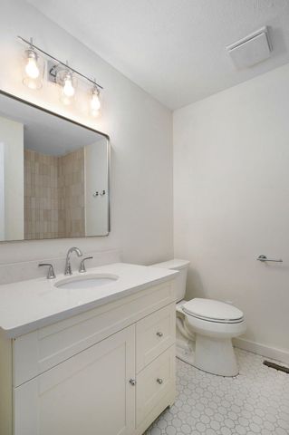 1424 S Rogers Avenue, Springfield, MO 65804