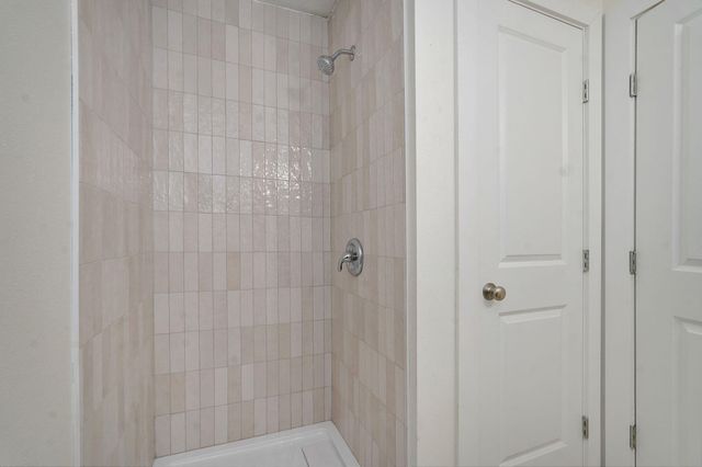 1424 S Rogers Avenue, Springfield, MO 65804