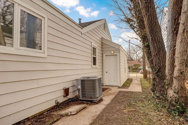 1424 S Rogers Avenue, Springfield, MO 65804