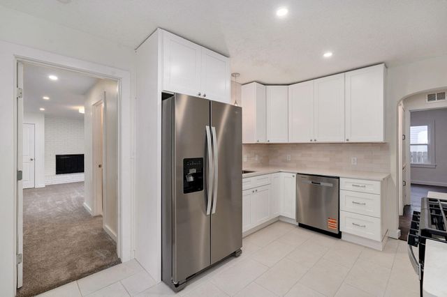 1424 S Rogers Avenue, Springfield, MO 65804