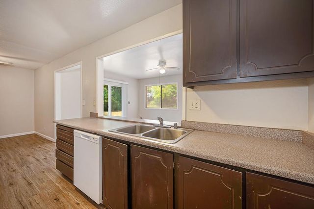 8287 Newfield Cir, Sacramento, CA 95828