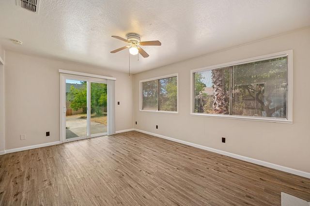 8287 Newfield Cir, Sacramento, CA 95828