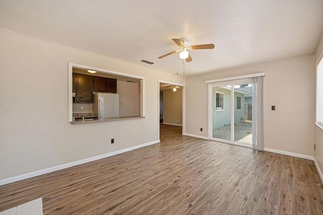 8287 Newfield Cir, Sacramento, CA 95828