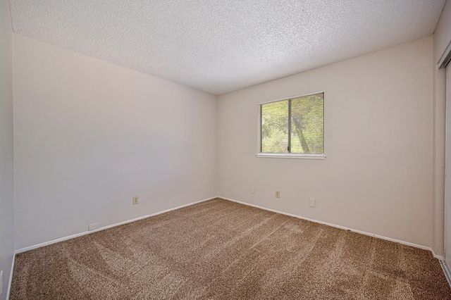 8287 Newfield Cir, Sacramento, CA 95828