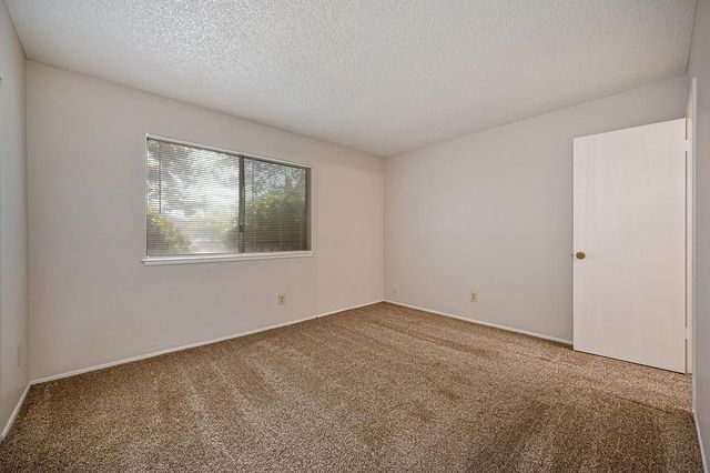 8287 Newfield Cir, Sacramento, CA 95828