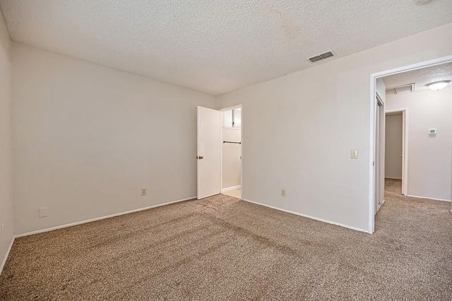 8287 Newfield Cir, Sacramento, CA 95828
