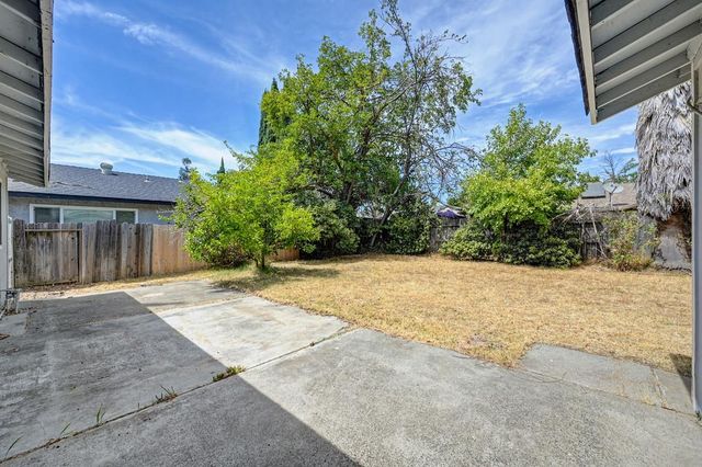 8287 Newfield Cir, Sacramento, CA 95828