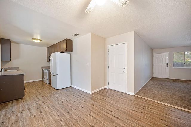 8287 Newfield Cir, Sacramento, CA 95828