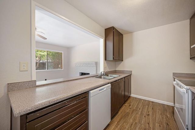 8287 Newfield Cir, Sacramento, CA 95828
