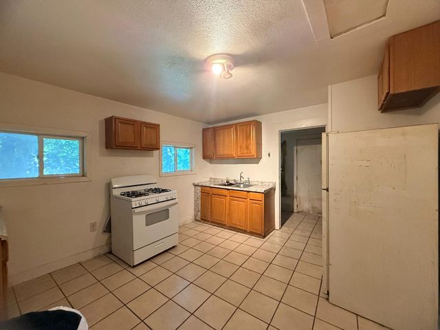 201 W Worth, Stockton, CA 95206