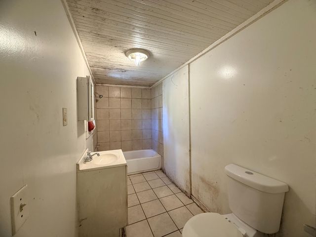 201 W Worth, Stockton, CA 95206