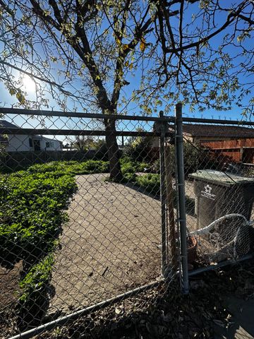 201 W Worth, Stockton, CA 95206