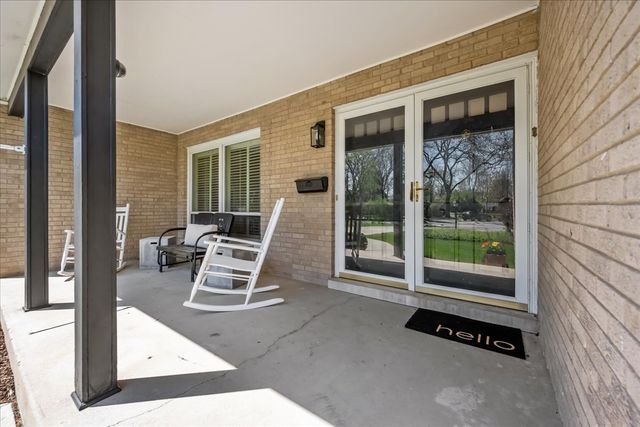 943 Marvell Lane, Highland Park, IL 60035