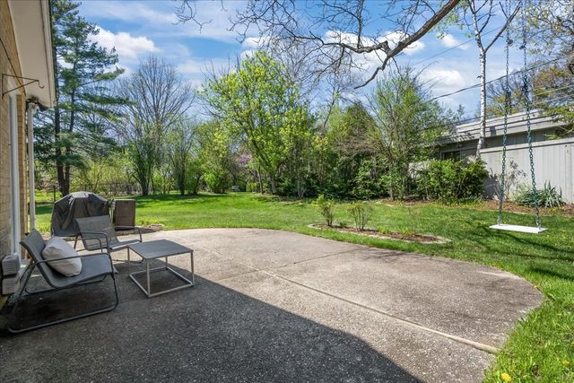 943 Marvell Lane, Highland Park, IL 60035