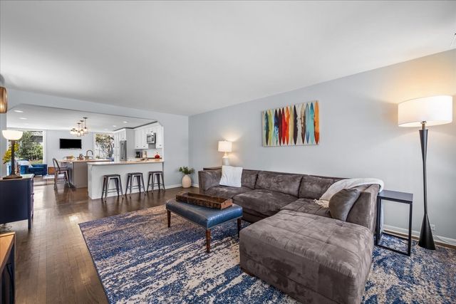943 Marvell Lane, Highland Park, IL 60035