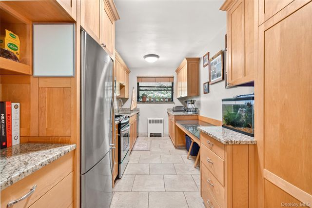 25 Shady Glen Court 2C, New Rochelle, NY 10805