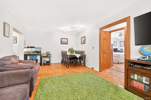 25 Shady Glen Court 2C, New Rochelle, NY 10805