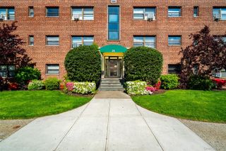 25 Shady Glen Court 2C, New Rochelle, NY 10805