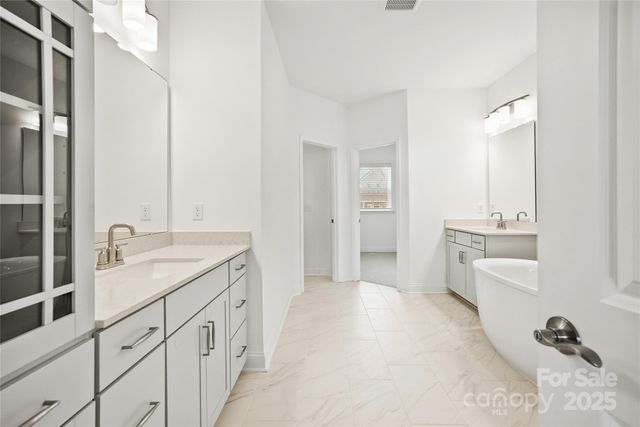 2023 Waxhaw Crossing Drive 245, Waxhaw, NC 28173